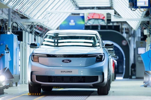 Ford Elektroautos vom Typ Explorer stehen beim Produktionsstart im Produktionswerk Köln. Dort will Ford jede vierte Stelle streichen.