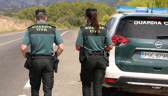 Imagen de archivo de dos agentes de la Guardia Civil.