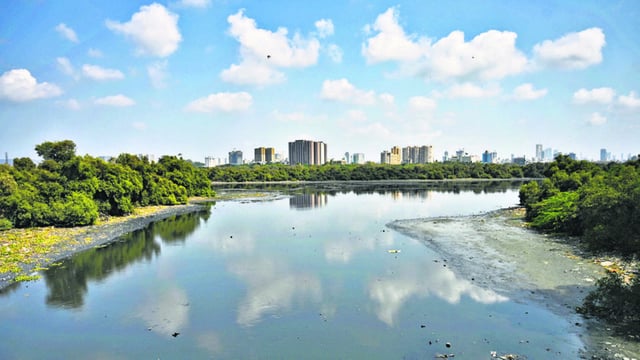 Mumbai, India. May 06, 2025: A general view of the Mithi River at BKC, Bandra area of Mumbai. The Economic Offences Wing of Mumbai police registered a case against BMC officials and the Contractor in the Mithi River cleaning scam. May 06, 2025. (Photo by Raju Shinde/HT Photo) (Hindustan Times)