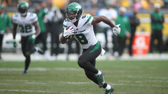 Jets wide receiver Elijah Moore