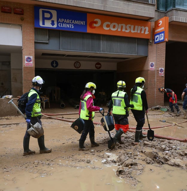 Un establecimiento de Consum afectado por la dana en Benetússer