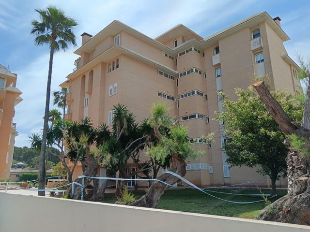 Edificio en el que vivía el joven fallecido.