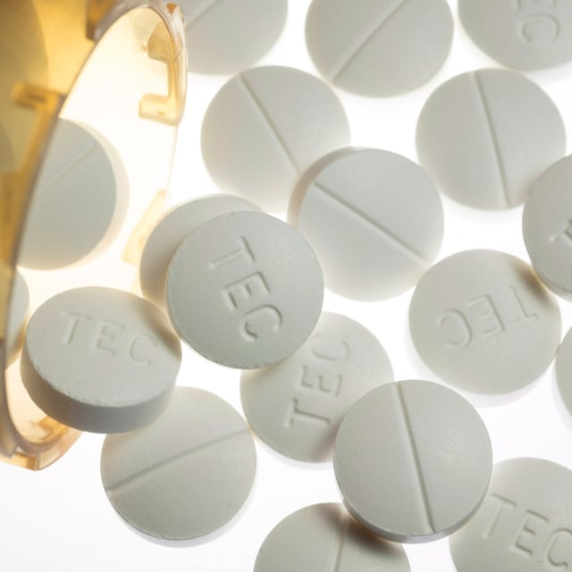 Prescription pills containing oxycodone and acetaminophen are shown in Toronto, Dec. 23, 2017. Toxic illicit drugs are circulating through Fort St. John, B.C., which Mounties say are believed to have led to three deaths within a week. THE CANADIAN PRESS/Graeme Roy