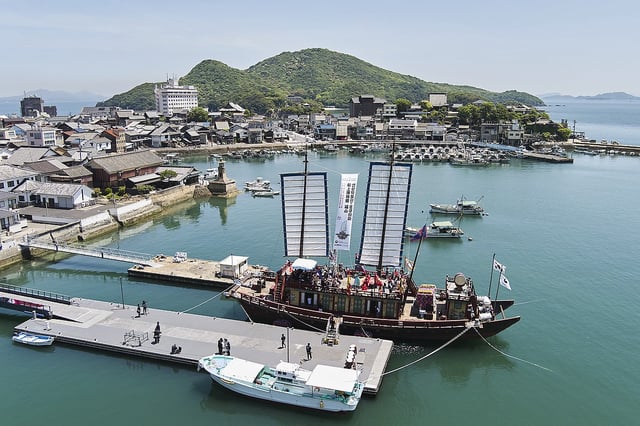 A replica ship of the Joseon Tongsinsa, a diplomatic delegation sent by the Joseon Dynasty (1392-1910) to Japan, docks at a port in Osaka, western Japan, on May 11, 2025, on its 13-day voyage from the southeastern port city of Busan, South Korea, as part of events to mark the 60th anniversary this year of diplomatic ties between the two neighboring countries, in this photo released by the National Research Institute of Maritime Heritage. (PHOTO NOT FOR SALE) (Yonhap)