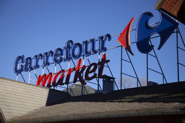 Le «bon» élève de la notation de Réseau Action Climat est le géant Carrefour avec une moyenne de 12,5/20, en prenant en compte une quarantaine de critères allant de la transition vers une alimentation non carnée à des pratiques de développement durable.