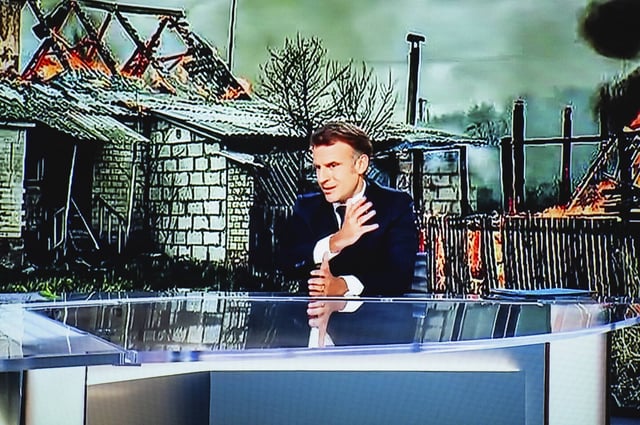 Emmanuel Macron sur le plateau de TF1, ce mardi 13 mai 2025.