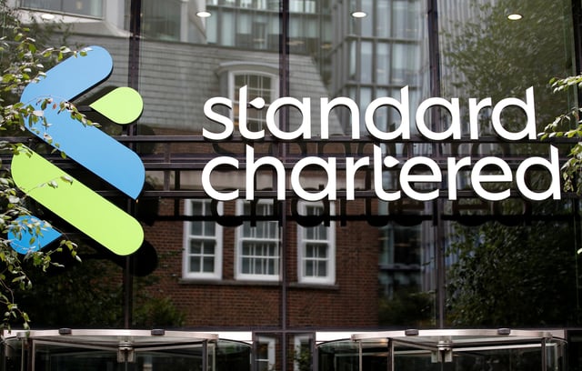 The Standard Chartered bank logo is seen at their headquarters in London, Britain, July 26, 2022.  REUTERS/Peter Nicholls/File Photo
