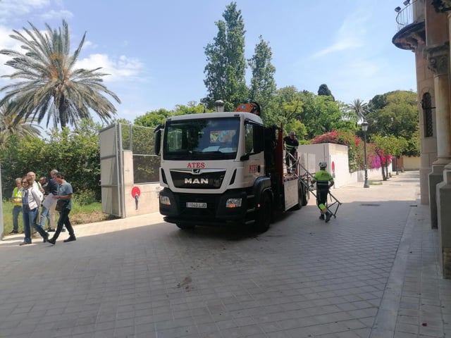 Arrancan las obras en el solar de Jesuitas (Jardín de Trini Simó) en la esquina de Fernando el Católico con la Petxina
