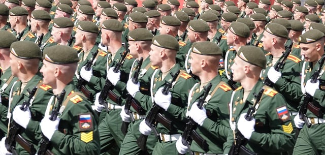 Russische Soldaten, hier bei der Militärparade auf dem Roten Platz anlässlich des 80. Jahrestags des Sieges der Sowjetunion über Nazi-Deutschland