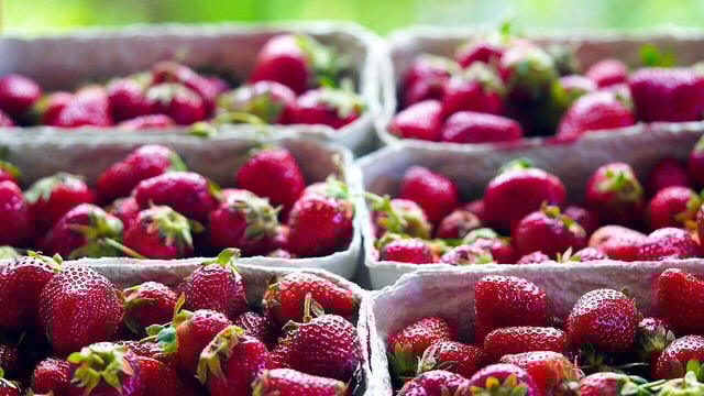 Erdbeeren bringen den Sommer auf den Tisch.