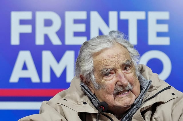 José Mujica durante una rueda de prensa del Frente Amplio