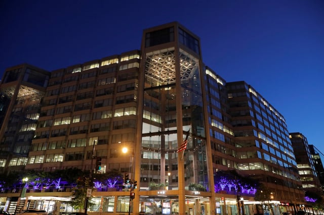 The building with the offices of the American Bar Association (ABA) is seen in Washington, D.C., U.S., May 12, 2021. REUTERS/Andrew Kelly/File Photo