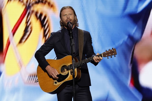 NASHVILLE, TENNESSEE – JUNE 26: Dierks Bentley performs during the 2023 NHL Awards at Bridgestone Arena on June 26, 2023 in Nashville, Tennessee. (Photo by Jason Kempin/Getty Images )