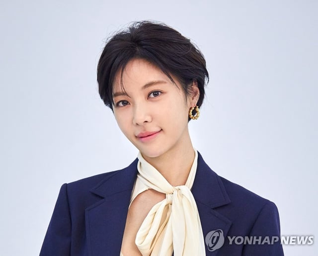 This undated file photo provided by CJeS Entertainment shows actress Hwang Jung-eum. (PHOTO NOT FOR SALE) (Yonhap)