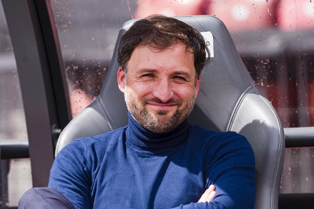 José Barcala auf der Trainerbank des Servette FC. Nun übernimmt er die Bayern-Frauen.