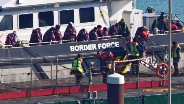 HM Inspectorate of Constabulary wants border officials to debrief more migrants on arrival