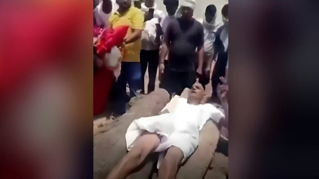 Son halts mother's cremation in Jaipur, lies on pyre over silver bangles