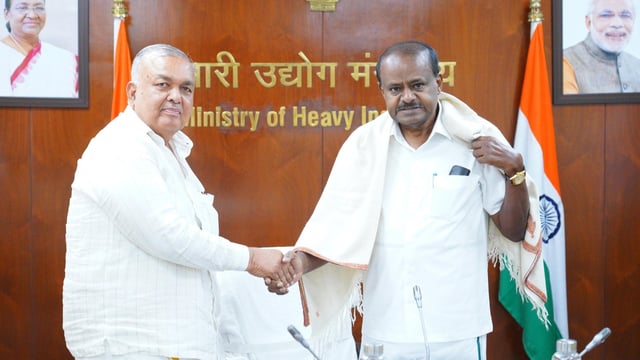 Karnataka Transport Minister Shri Ramalinga Reddy met HD Kumaraswamy to request electric buses under PM e-DRIVE.