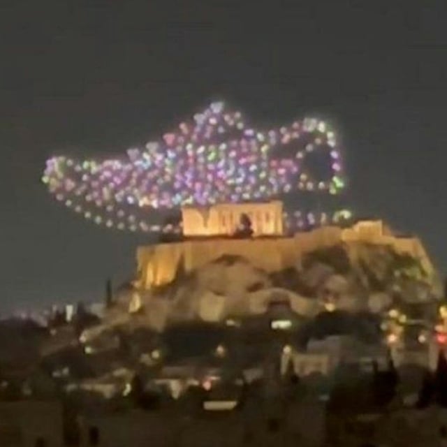 Eine Adidas-Lichtshow mit Drohnen über der Akropolis hat in Griechenland Empörung ausgelöst.