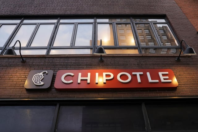 An exterior view of Chipotle in SoHo in New York City, U.S., October 4, 2024. REUTERS/Kent J. Edwards/File Photo