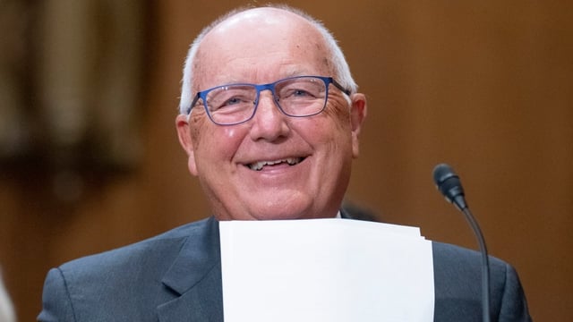 U.S. ambassador to Canada Pete Hoekstra told the conference that the U.S. is 'open for business' despite Trump's tariffs.