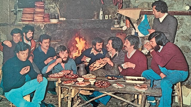 Imaxe da portada do primeiro disco, «A Roda» (1977), do grupo homónimo, creado en Vigo.