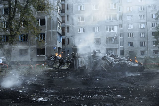 Edificio dañado en Járjov tras un ataque ruso en una imagen reciente.