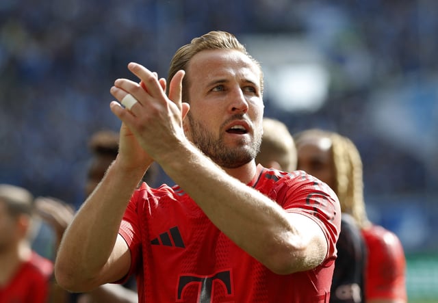 Soccer Football - Bundesliga - TSG 1899 Hoffenheim v Bayern Munich - PreZero Arena, Sinsheim, Germany - May 17, 2025  Bayern Munich's Harry Kane celebrates after the match REUTERS/Heiko Becker