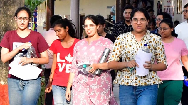 IIT JEE Advanced 2025 will be conducted on May 18 in two shifts. Paper 1 will be held from 9 am to 12 noon and Paper 2 will be held from 2.30 pm to 5.30 pm. Check important exam day guidelines here. (Manish/HT file)