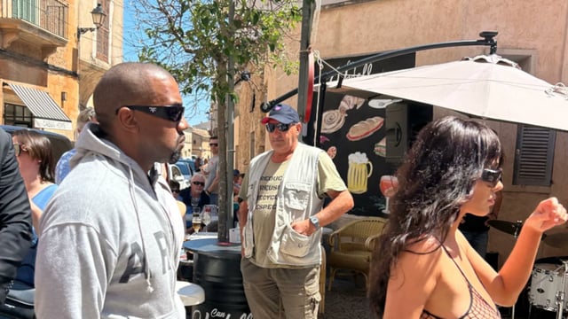 Kanye West and Bianca Censori got all eyes on them on the streets of Mallorca.
