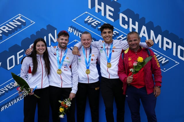 Maria dels Àngels Moreno, Joan Toni Moreno, Viktoria Yarchevska, Diego Domínguez y Kiko Martín.