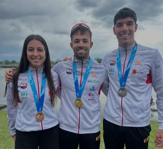 Maria dels Àngels y Joan Toni Moreno, junto a Álex Graneri, los tres medallistas mallorquines en Szeged.
