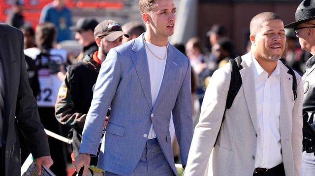 Miami quarterback Carson Beck