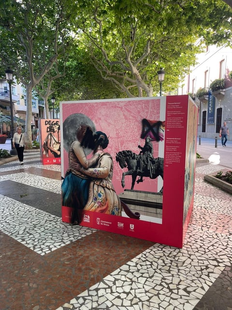 Ataque vandálico a la muestra LGTBI de Gandia