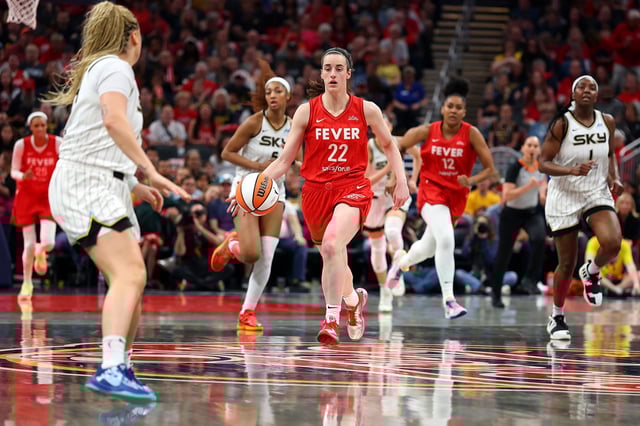 INDIANAPOLIS, INDIANA - MAY 17: Caitlin Clark #22 of the Indiana Fever plays against the Chicago Sky at Gainbridge Fieldhouse on May 17, 2025 in Indianapolis, Indiana. NOTE TO USER: User expressly acknowledges and agrees that, by downloading and or using this Photograph, user is consenting to the terms and conditions of the Getty Images License Agreement. (Photo by Gregory Shamus/Getty Images)
