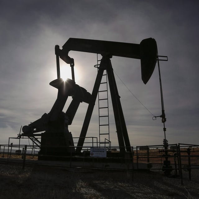  A pumpjack works at a well head on an oil and gas installation near Cremona, Alta., Saturday, Oct. 29, 2016.THE CANADIAN PRESS/Jeff McIntosh