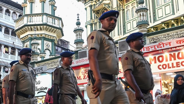 Police have launched a probe into the recitation of Faiz Ahmed Faiz's 'Hum Dekhenge' at a memorial event in Nagpur.