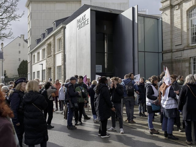 A Vannes, le 24 février 2025 au premier jour du procès de Joël Le Scouarnec devant la cour criminelle départementale du Morbihan. 
