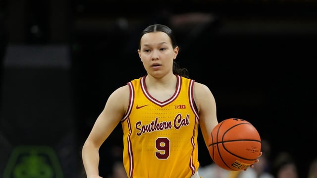 Kayleigh Heckel is coming cross country, departing Southern Cal and joining the UConn women&#39;s basketball team for the 2025-26 season. (AP Photo/Charlie Neibergall)