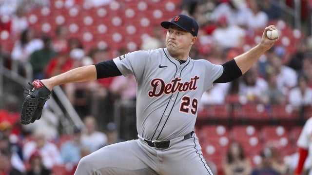 May 20, 2025; St. Louis, Missouri, USA;  Detroit Tigers starting pitcher Tarik Skubal (29) pitches against the St. Louis Cardinals during the first inning at Busch Stadium. Mandatory Credit: Jeff Curry-Imagn Images