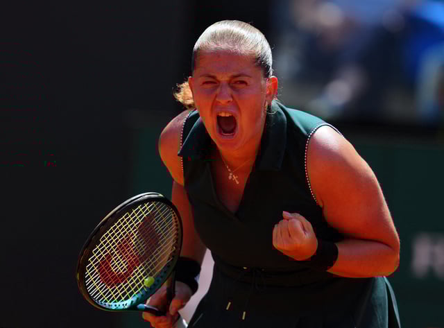 Tennis - Italian Open - Foro Italico, Rome, Italy - May 12, 2025 Latvia's Jelena Ostapenko reacts during her round of 16 match against Italy's Jasmine Paolini REUTERS/Aleksandra Szmigiel