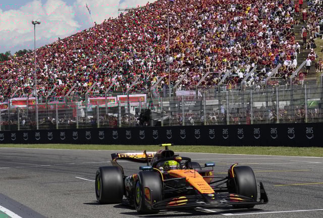 Formula One F1 - Emilia Romagna Grand Prix - Autodromo Enzo e Dino Ferrari, Imola, Italy - May 18, 2025 McLaren's Lando Norris in action during the race Pool via REUTERS/Luca Bruno/File Photo