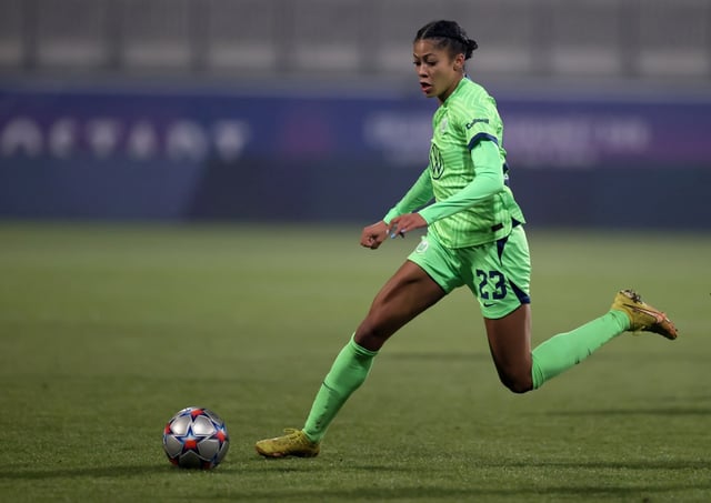 Sveindís Jónsdóttir of VfL Wolfsburg controls the ball during a UEFA Women’s Champions League Group B match against Slavia Praha on Dec. 16, 2022, in Wolfsburg, Germany. (Photo by Martin Rose/Getty Images)