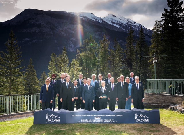 G7 finance ministers and central bank governors pose for a group photo during the G7 finance ministers and central bank governors meeting in Banff, Alberta, Canada, May 21, 2025.  REUTERS/Todd Korol