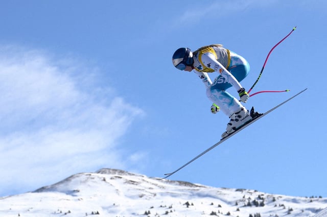 Alpine Skiing - FIS Alpine World Ski Championships - Women's Downhill - Saalbach, Austria - February 8, 2025 Lindsey Vonn of the U.S. in action REUTERS/Lisi Niesner/File Photo