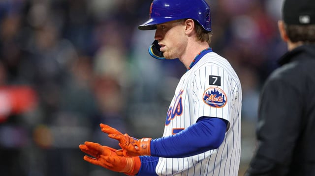 New York Mets third baseman Brett Baty (7) © Vincent Carchietta-Imagn Images