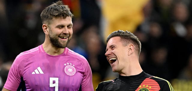 Stürmer Niclas Füllkrug (l.) und Torhüter Marc-André ter Stegen