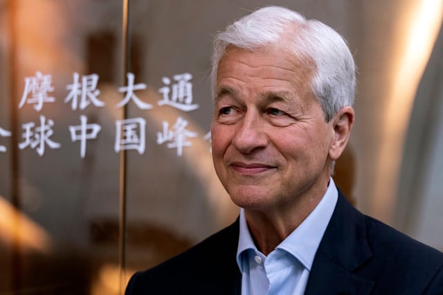 Jamie Dimon, chief executive officer of JPMorgan Chase, defended the FOMC&#39;s strategy given uncertainty in the economic outlook.