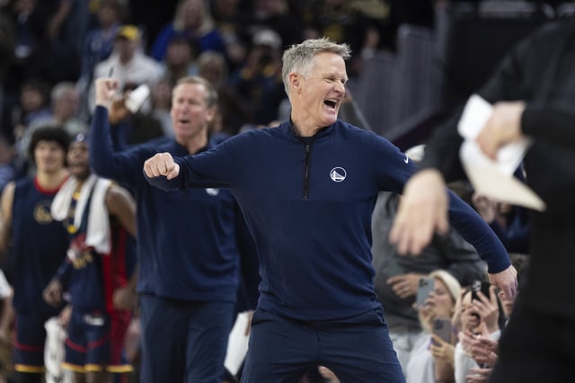Golden State Warriors head coach Steve Kerr gestures during the second half of an NBA basketball game against the New York Knicks, Saturday, March 15, 2025, in San Francisco. (AP Photo/Benjamin Fanjoy)
