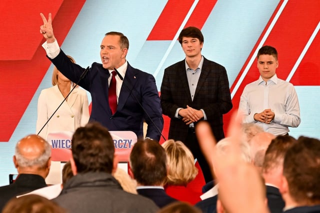 In Polen geht der rechtsnationale Präsidentschaftskandidat Karol Nawrocki vollumfänglich auf die Forderungen des drittplatzierten rechtsextremen Kandidaten Slawomir Mentzen für seine Unterstützung in der Stichwahl am 1. Juni ein.